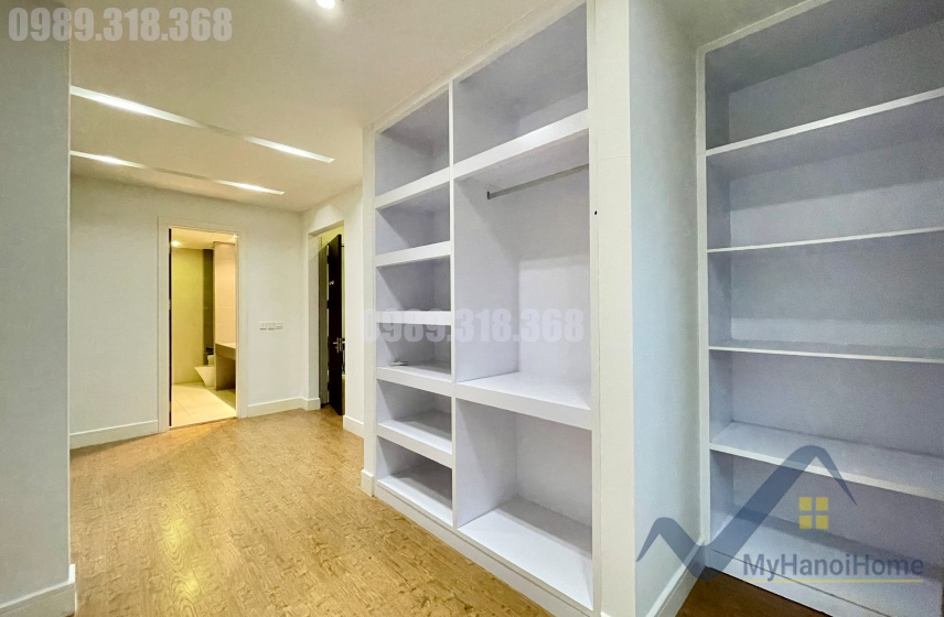 Biệt thự Vinhomes Riverside cho thuê không đồ, 4PN 12