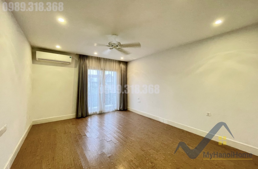 Biệt thự Vinhomes Riverside cho thuê không đồ, 4PN 15