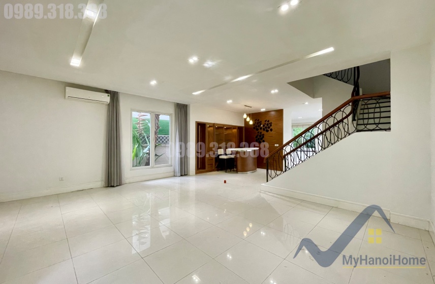 Biệt thự Vinhomes Riverside cho thuê không đồ, 4PN 2
