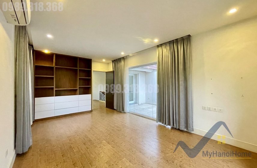 Biệt thự Vinhomes Riverside cho thuê không đồ, 4PN 20
