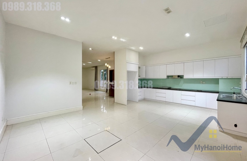 Biệt thự Vinhomes Riverside cho thuê không đồ, 4PN 4