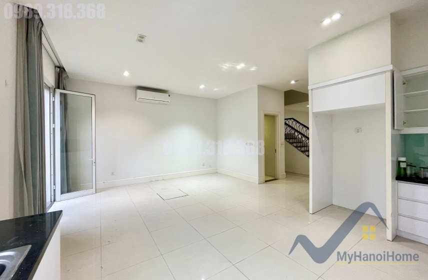 Biệt thự Vinhomes Riverside cho thuê không đồ, 4PN 5