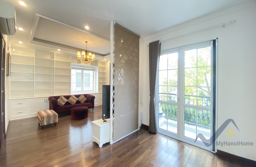 Biệt thự Vinhomes Riverside cho thuê trang bị đủ đồ, sân vườn 11