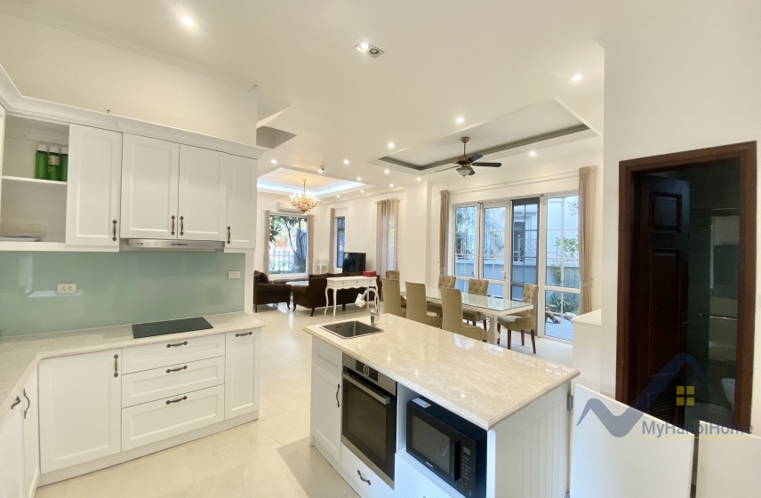Biệt thự Vinhomes Riverside cho thuê trang bị đủ đồ, sân vườn 6