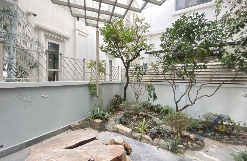 Biệt thự Vinhomes Riverside cho thuê trang bị đủ đồ, sân vườn 7