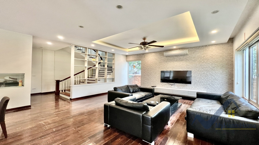 Biệt thự Vinhomes Riverside song lập gần BIS cho thuê ngay 1