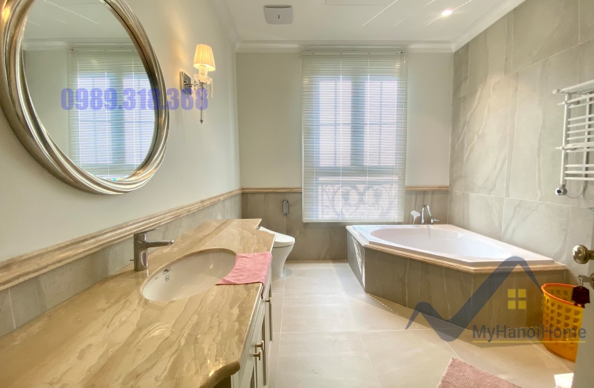 Cần bán biệt thự Vinhomes Riverside đơn lập, có thang máy 12