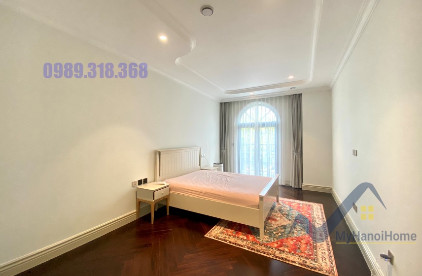 Cần bán biệt thự Vinhomes Riverside đơn lập, có thang máy 13