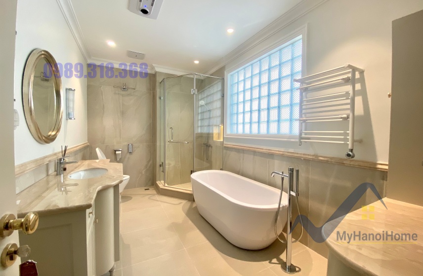 Cần bán biệt thự Vinhomes Riverside đơn lập, có thang máy 15