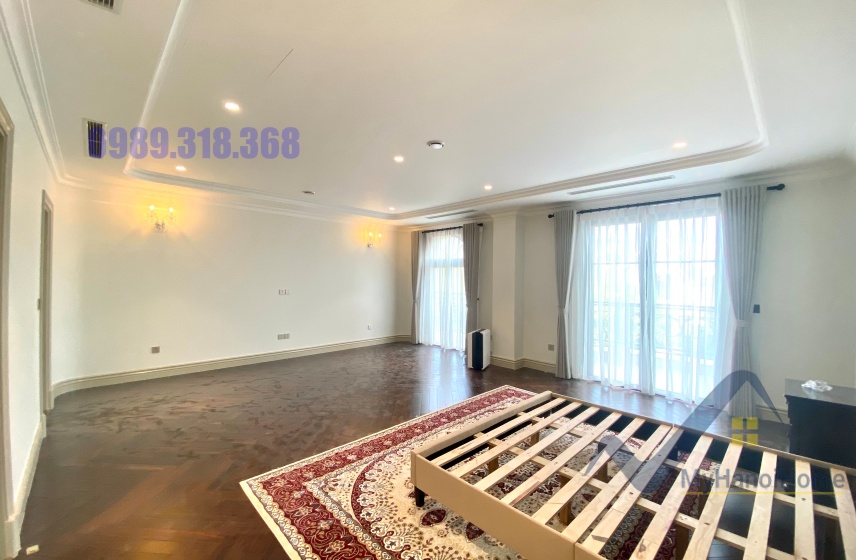 Cần bán biệt thự Vinhomes Riverside đơn lập, có thang máy 16