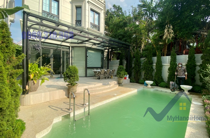 Cần bán biệt thự Vinhomes Riverside đơn lập, có thang máy 2
