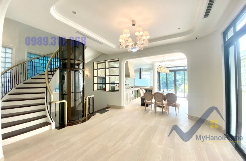 Cần bán biệt thự Vinhomes Riverside đơn lập, có thang máy 3
