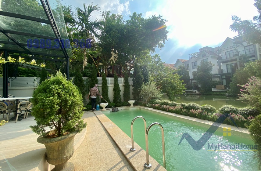 Cần bán biệt thự Vinhomes Riverside đơn lập, có thang máy 9
