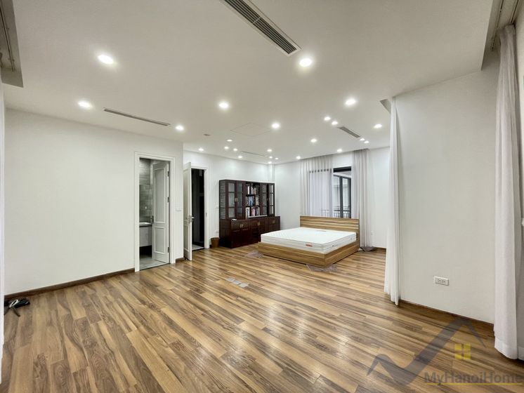 Căn biệt thự đơn lập cho thuê tại Vinhome Riverside đủ đồ 14
