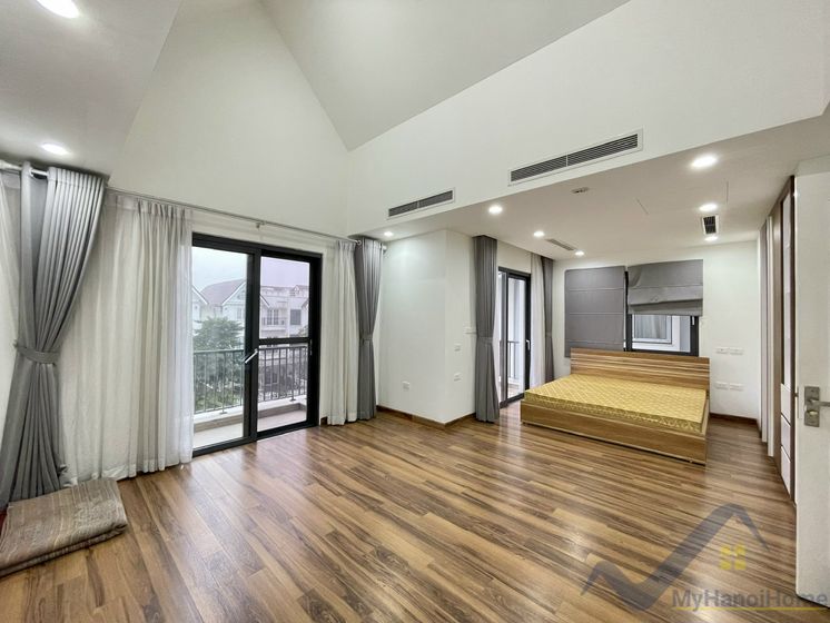 Căn biệt thự đơn lập cho thuê tại Vinhome Riverside đủ đồ 17