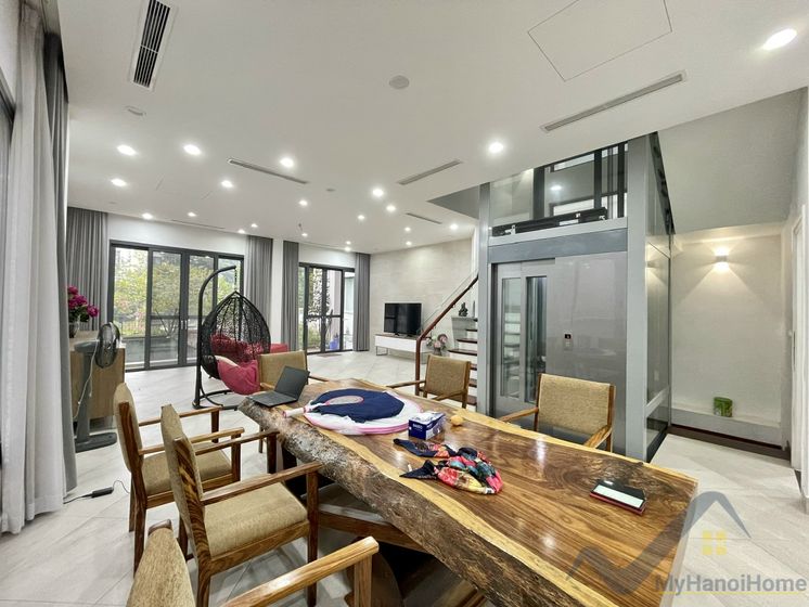 Căn biệt thự đơn lập cho thuê tại Vinhome Riverside đủ đồ 3