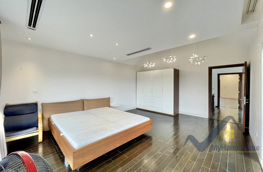 Cần cho thuê biệt thự đơn lập Vinhomes Riverside đầy đủ nội thất 19