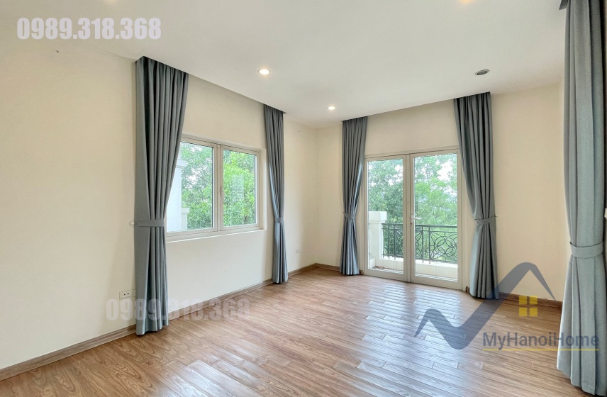 Cần cho thuê biệt thự song lập Vinhomes Riverside không đồ 4PN 12