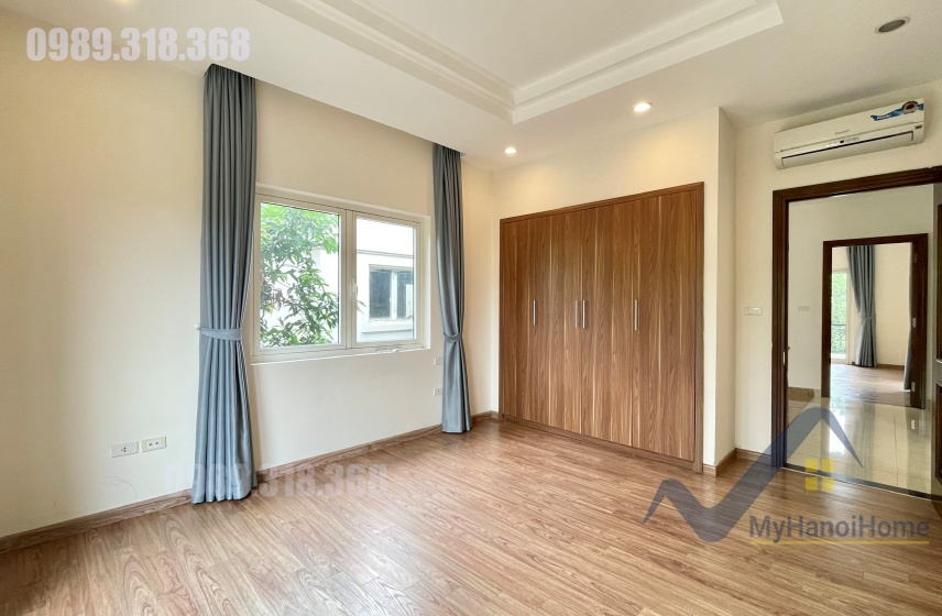 Cần cho thuê biệt thự song lập Vinhomes Riverside không đồ 4PN 18