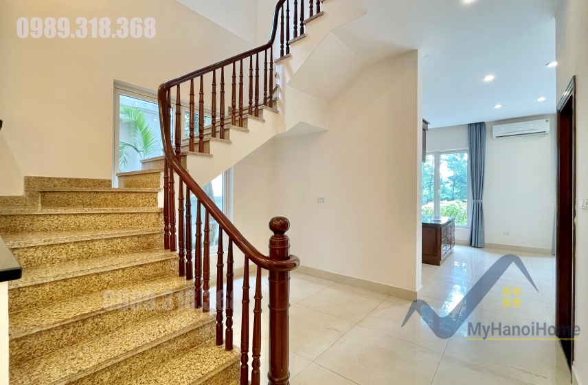 Cần cho thuê biệt thự song lập Vinhomes Riverside không đồ 4PN 2