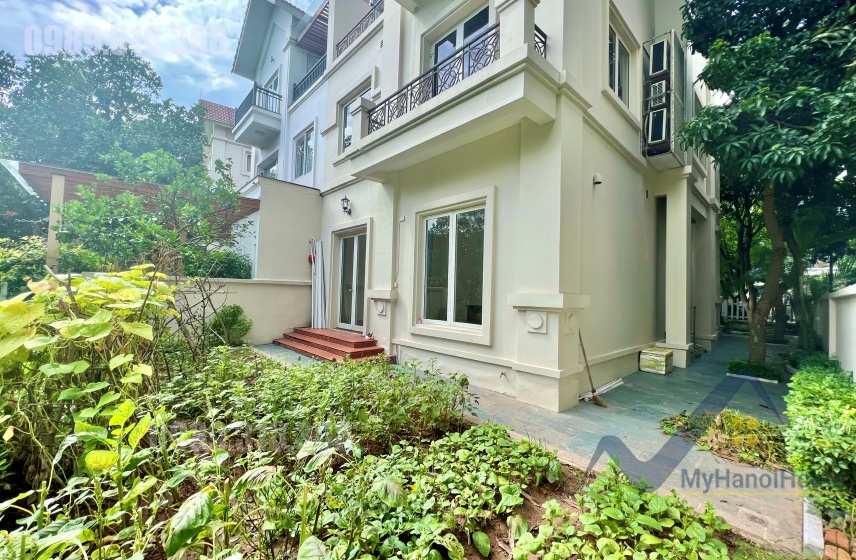 Cần cho thuê biệt thự song lập Vinhomes Riverside không đồ 4PN 5