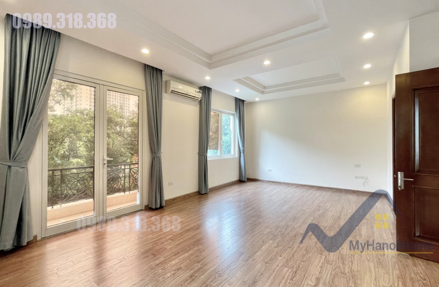 Cần cho thuê biệt thự song lập Vinhomes Riverside không đồ 4PN 9