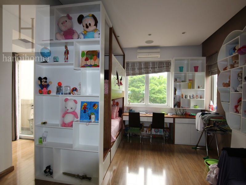 Cần cho thuê biệt thự Vinhome Riverside gần Almaz đủ đồ 11
