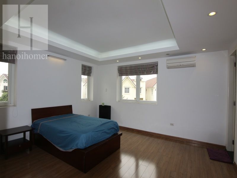 Cần cho thuê biệt thự Vinhome Riverside gần Almaz đủ đồ 12