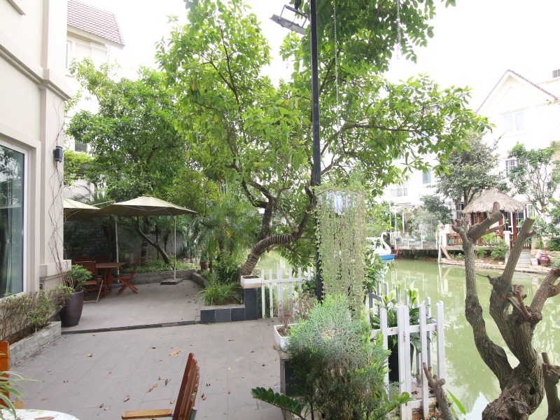Cần cho thuê biệt thự Vinhome Riverside gần Almaz đủ đồ 3