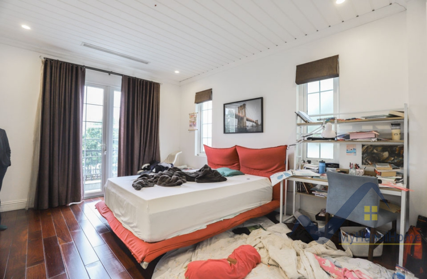 Cần cho thuê biệt thự Vinhomes Riverside, có thang máy full nội thất 14