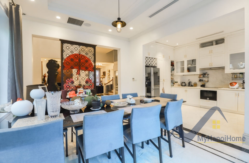 Cần cho thuê biệt thự Vinhomes Riverside, có thang máy full nội thất 4