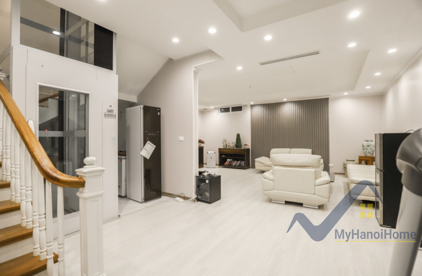 Cần cho thuê biệt thự Vinhomes Riverside, có thang máy full nội thất 8