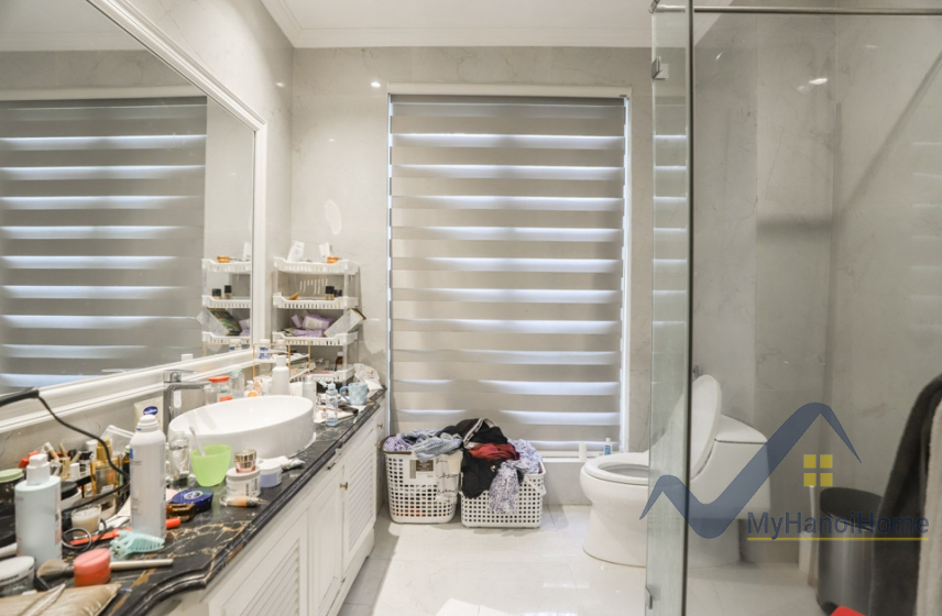 Cần cho thuê biệt thự Vinhomes Riverside, có thang máy full nội thất 17