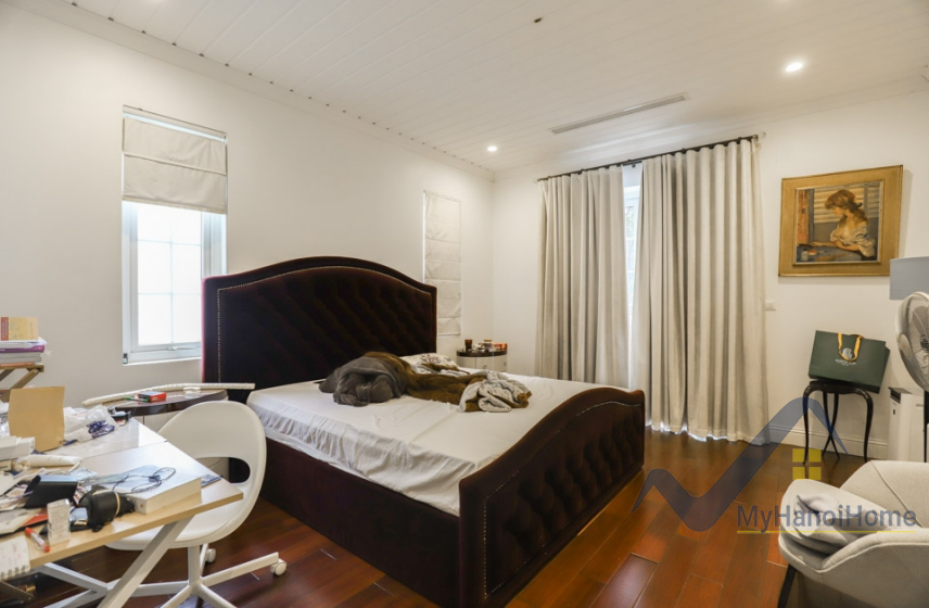 Cần cho thuê biệt thự Vinhomes Riverside, có thang máy full nội thất 18