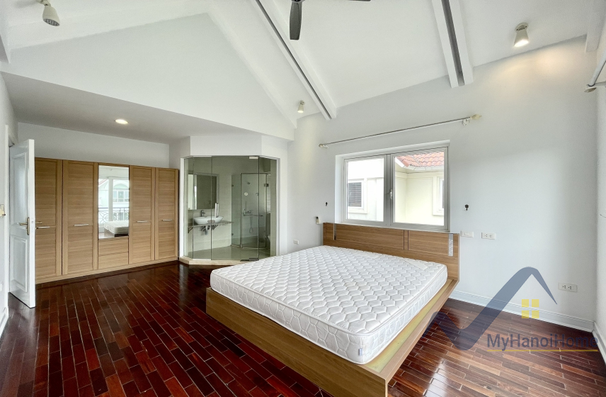 Cần cho thuê biệt thự Vinhomes Riverside song lập ngay gần BIS 13