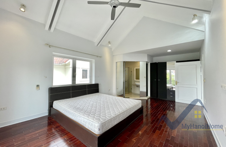 Cần cho thuê biệt thự Vinhomes Riverside song lập ngay gần BIS 15