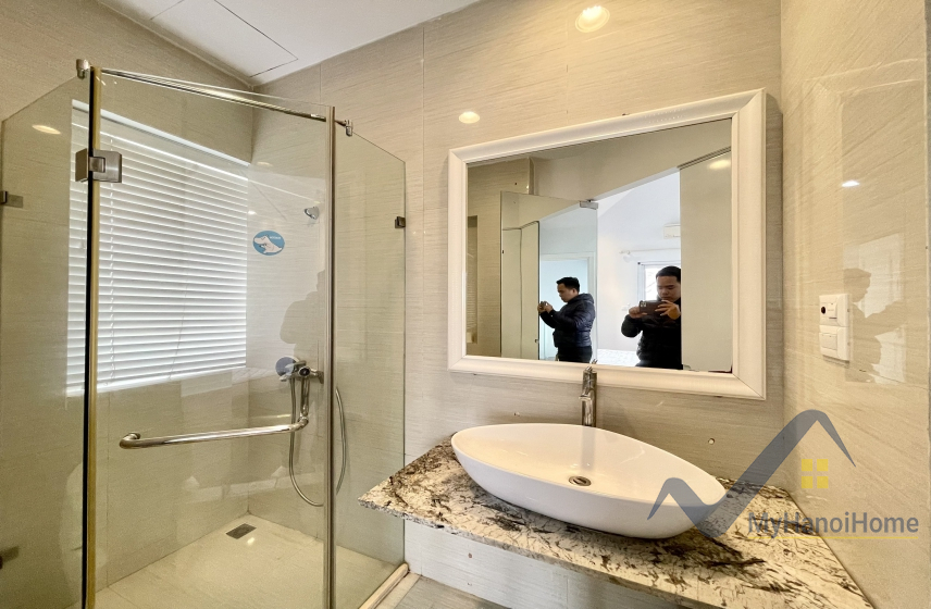 Cần cho thuê biệt thự Vinhomes Riverside song lập ngay gần BIS 16