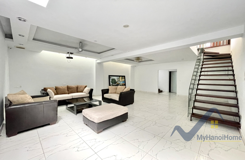 Cần cho thuê biệt thự Vinhomes Riverside song lập ngay gần BIS 6