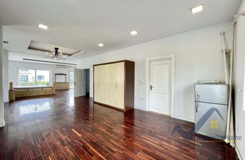 Cần cho thuê biệt thự Vinhomes Riverside song lập ngay gần BIS 9