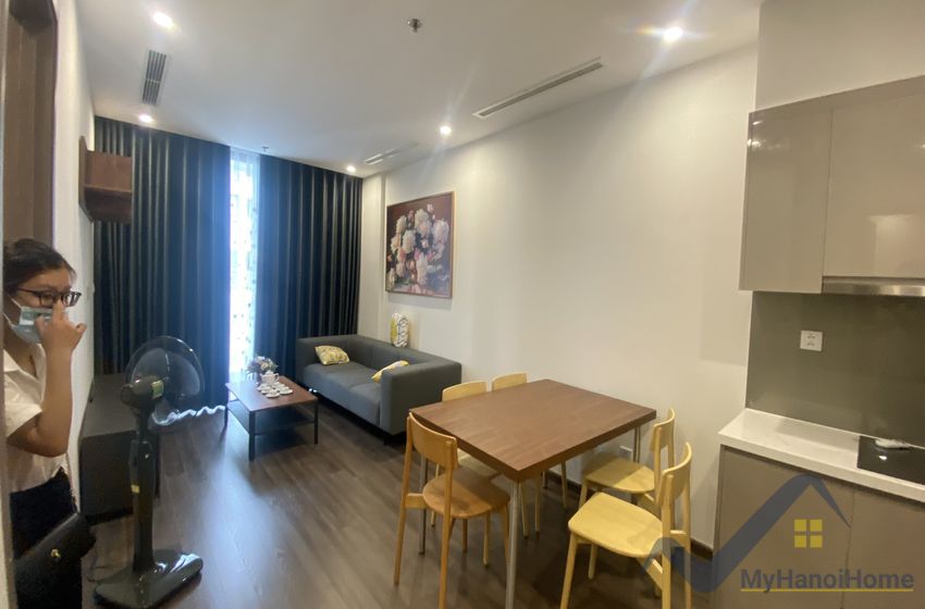 Căn hộ 2PN 2WC cho thuê Vinhomes Symphony Long Biên 1