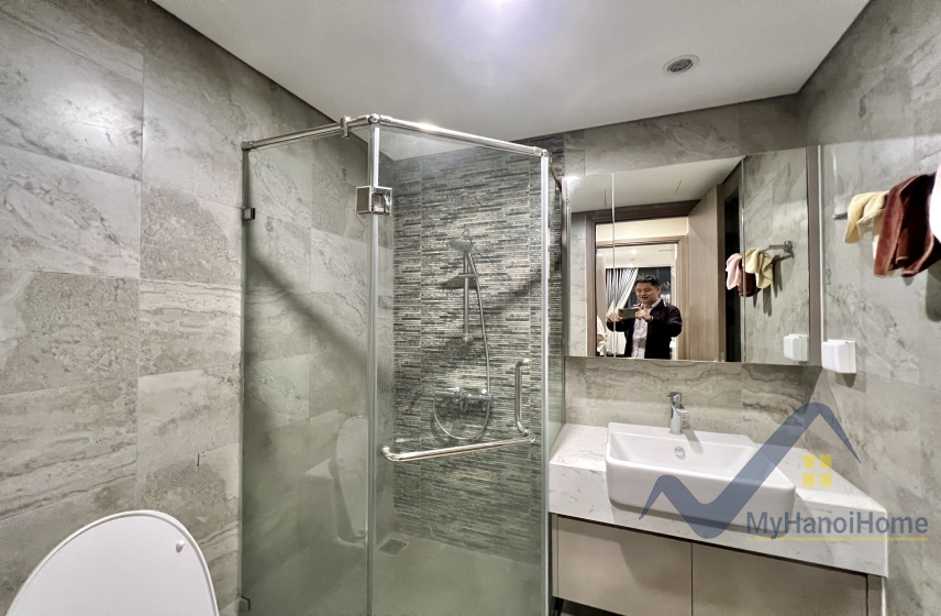 Căn hộ 2PN 2WC chung cư Vinhomes Symphony Long Bien cho thuê 11