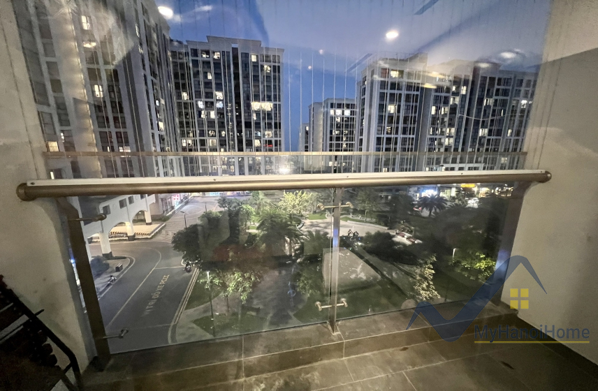 Căn hộ 2PN 2WC chung cư Vinhomes Symphony Long Bien cho thuê 13