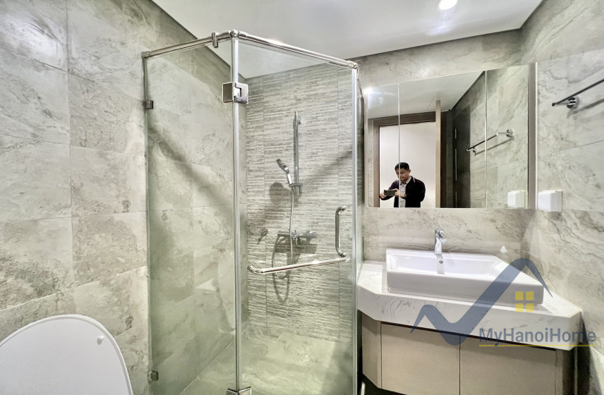 Căn hộ 2PN 2WC chung cư Vinhomes Symphony Long Bien cho thuê 8