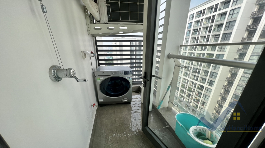 Căn hộ 2PN 2WC tại CC Vinhomes Symphony cho thuê đủ đồ 13