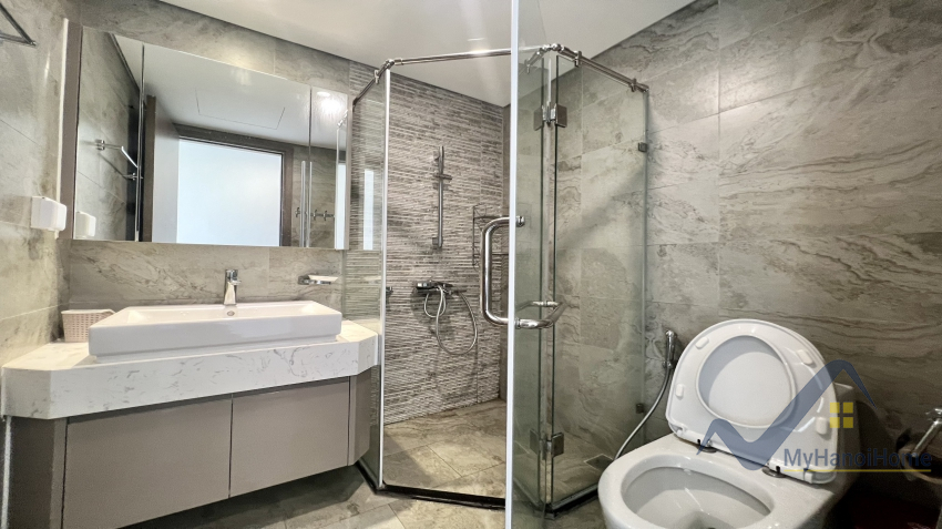 Căn hộ 2PN 2WC tại CC Vinhomes Symphony cho thuê đủ đồ 9