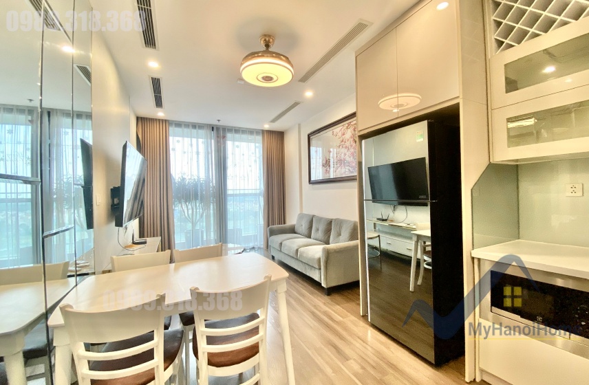 Căn hộ full nội thất Vinhomes Symphony cho thuê 2PN 2WC 1