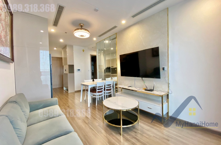 Căn hộ full nội thất Vinhomes Symphony cho thuê 2PN 2WC 4