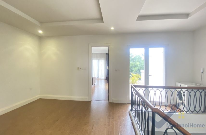 Cần thuê biệt thự Hoa Sữa Vinhomes Riverside gần sân Golf 13
