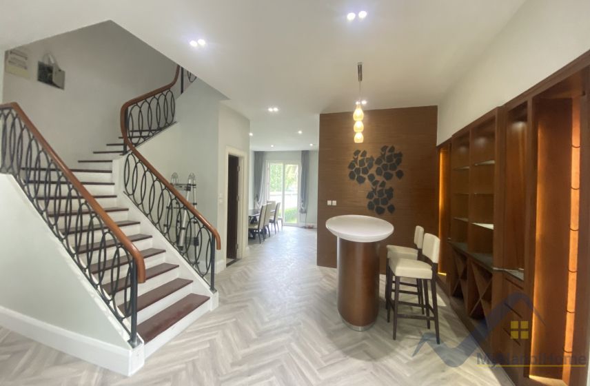 Cần thuê biệt thự Hoa Sữa Vinhomes Riverside gần sân Golf 3