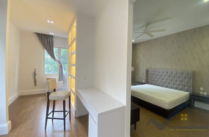 Cần thuê biệt thự Hoa Sữa Vinhomes Riverside gần sân Golf 7